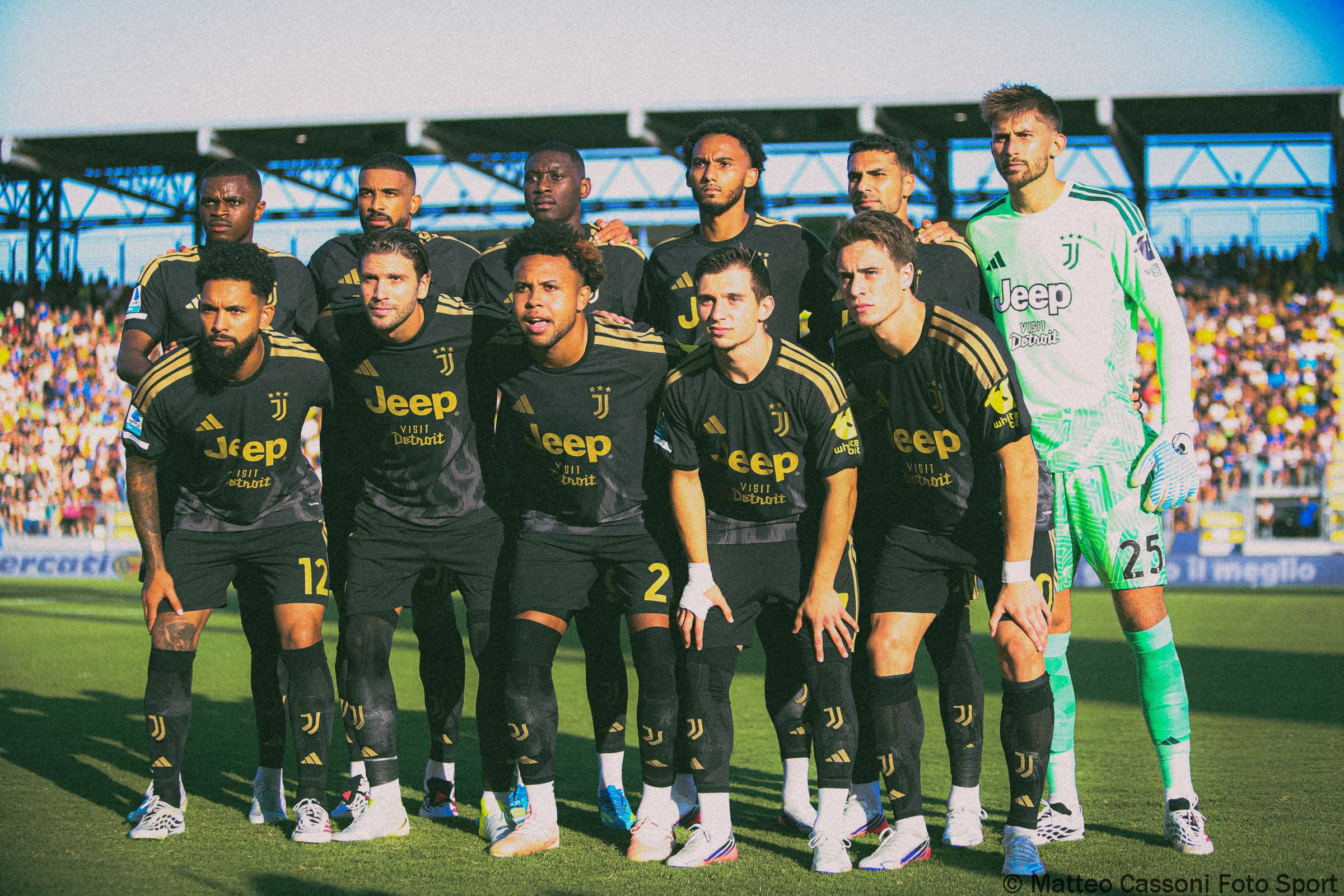 Football celebration photographed by Matteo Cassoni